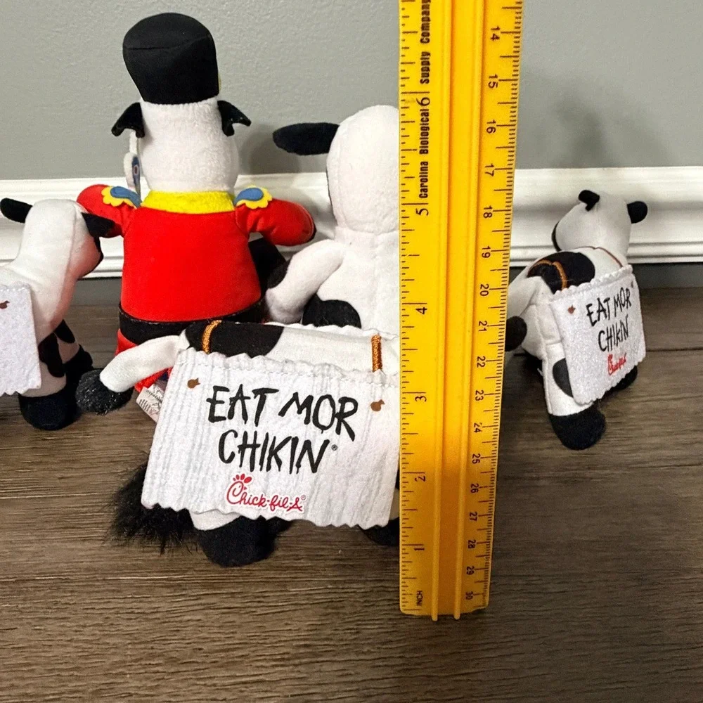 Chick-fil-A Plush Cow Lot Eat Mor Chikin Advertising Mascots Nutcracker 5pc Set